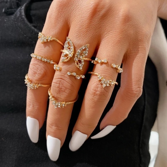 8 Piece Set Golden Butterfly Rings - Picture 1 of 3